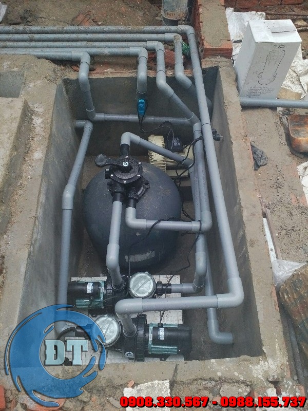 Công ty Đồng Tiến chuyên cung cấp thiết bị hồ bơi bao gồm các loại máy lọc nước như dạng không đường ống, có đường ống